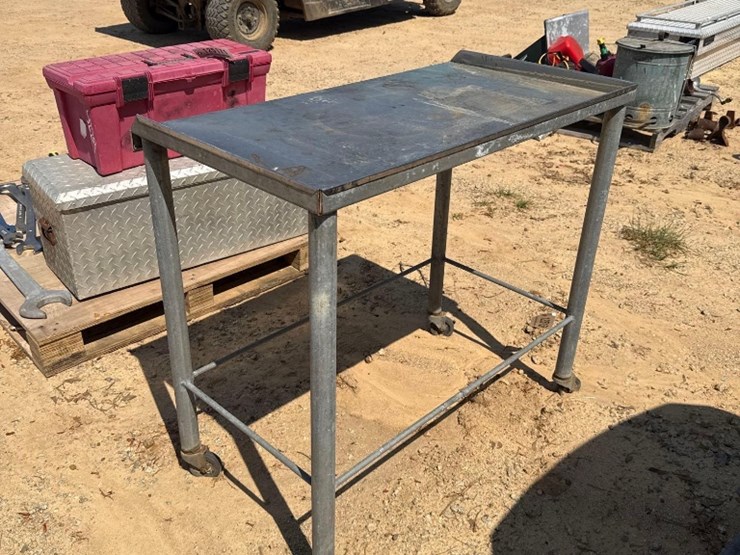 5230---stainless-table-image-3