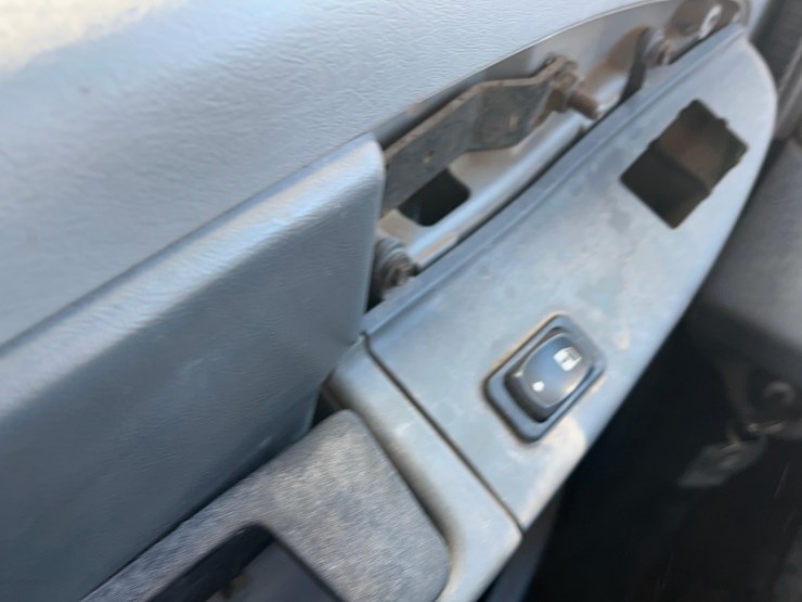 2004-caterpillar-c12-image-91