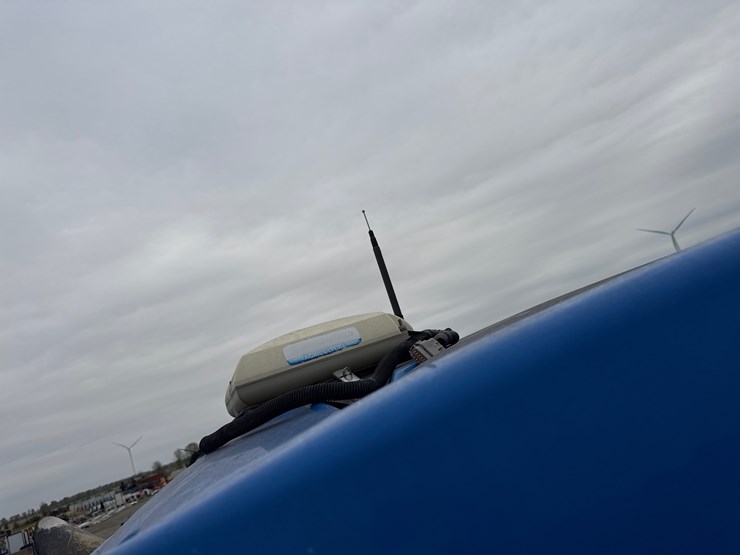 2015-new-holland-t8.410-image-38