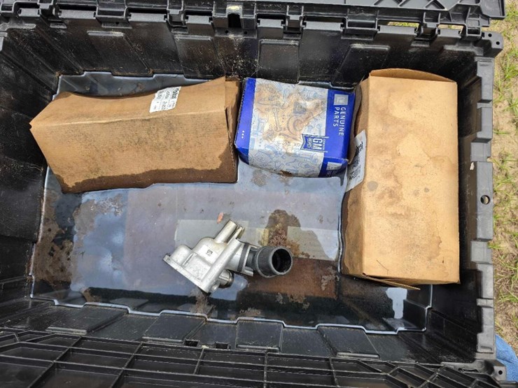 --pallet-of-misc.-heavy-equipment-parts-image-3