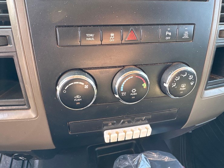 2012-dodge-ram-2500-image-19