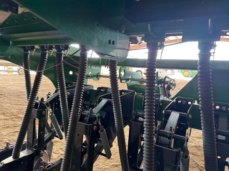 #40294-•-great-plains-2520-25'-grain-drill-image-79