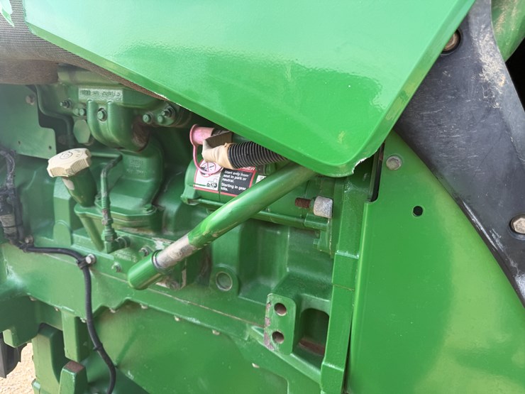 2011-john-deere-8285r-image-42