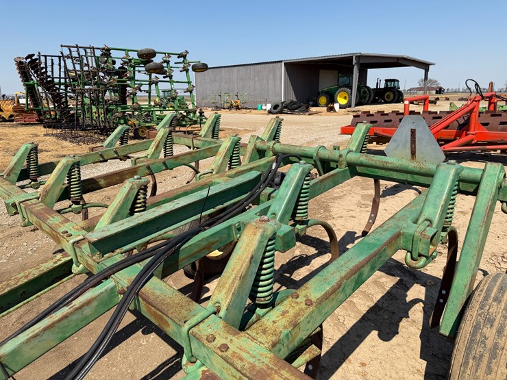 #40325-•-20'-chisel-plow-image-33