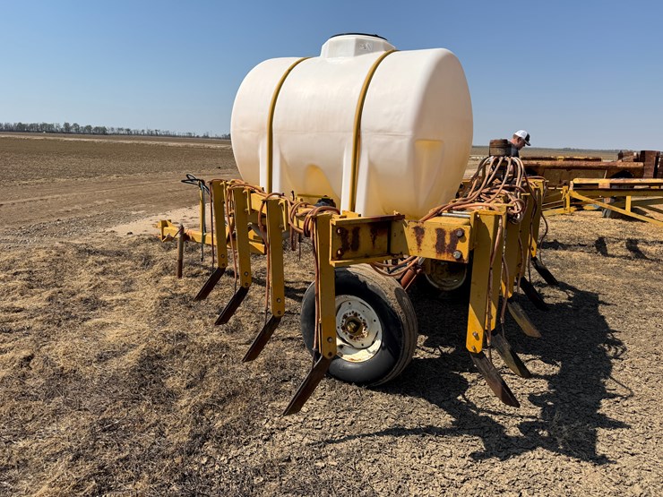 #40307-•-kbh-12-row-24"-500gal-knife-applicator-image-4