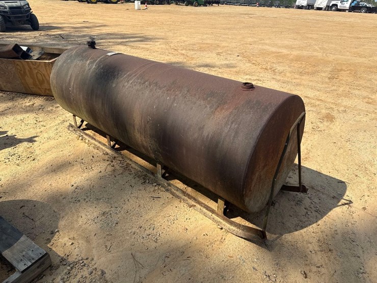 5293---300-gal-fuel-tank-on-skids-image-4