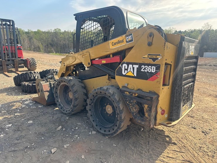 caterpillar-236d-image-5