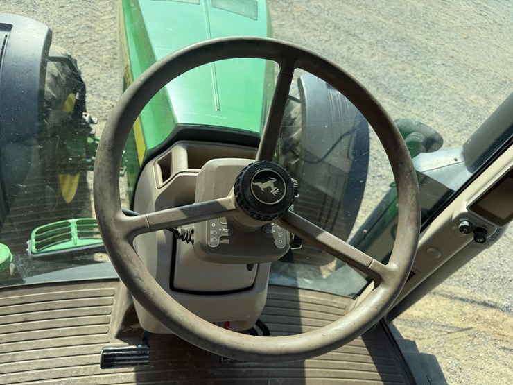 2011-john-deere-8285r-image-57