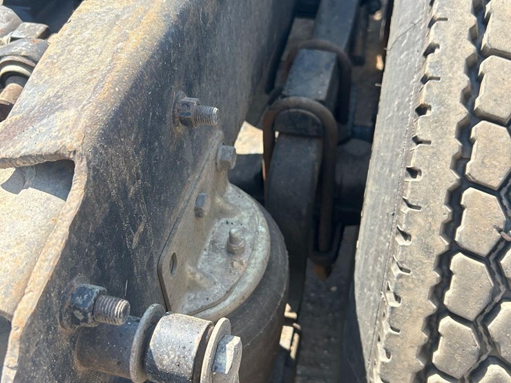 2000-mack-ch613-image-23