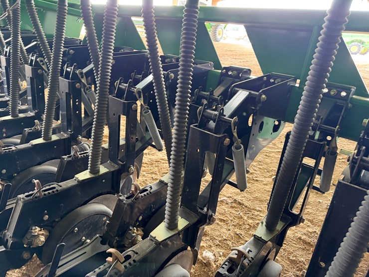 #40294-•-great-plains-2520-25'-grain-drill-image-25