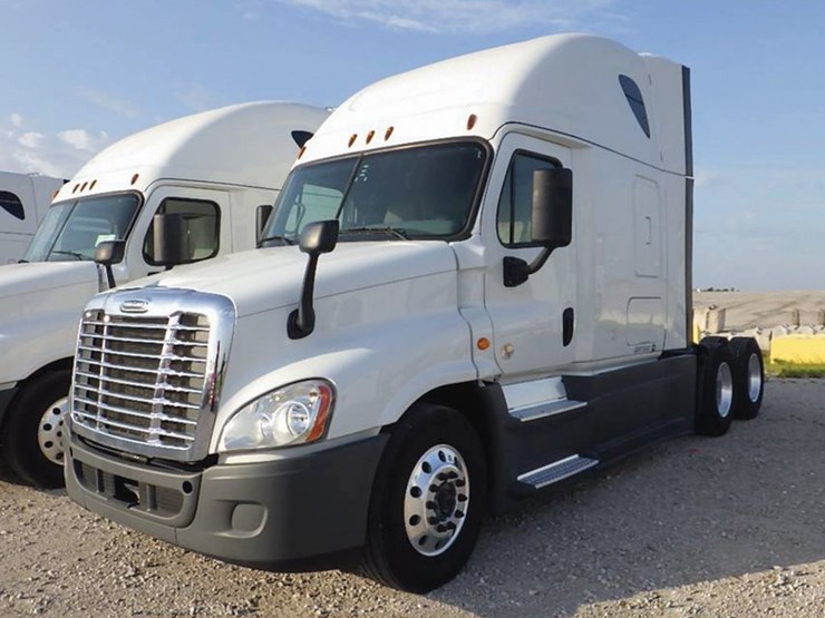 2016-freightliner-cascadia-125-image-1