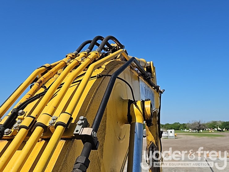 2018-komatsu-pc360-lc-11-image-32