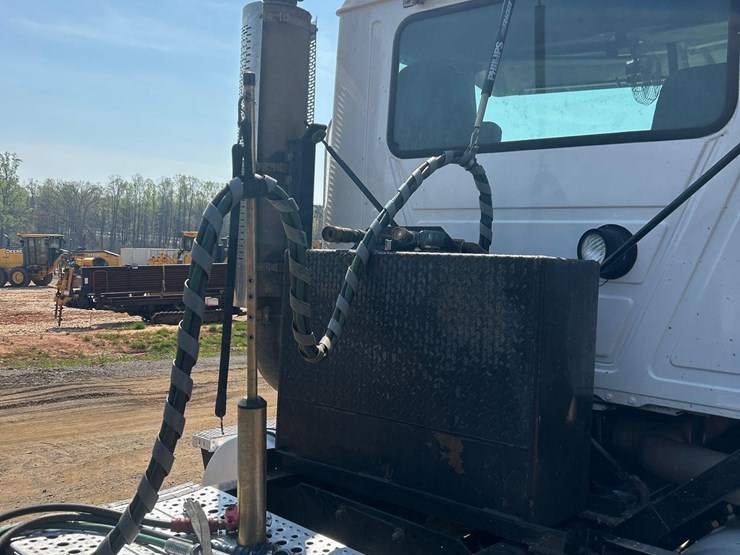 2000-mack-ch613-image-27