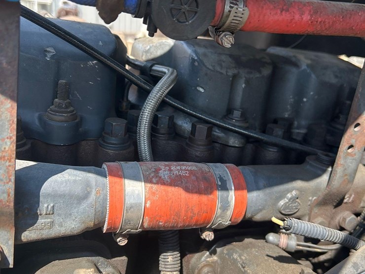 2000-mack-ch613-image-35