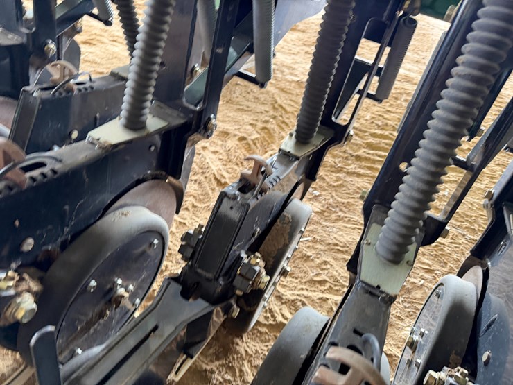 #40294-•-great-plains-2520-25'-grain-drill-image-72