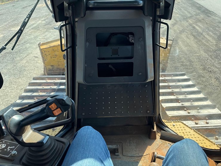 2021-deere-850l-wlt-image-29