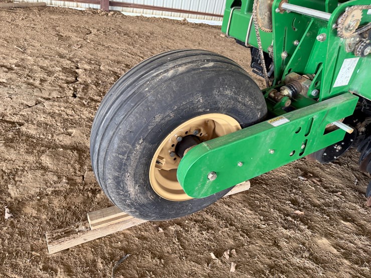 #40294-•-great-plains-2520-25'-grain-drill-image-8