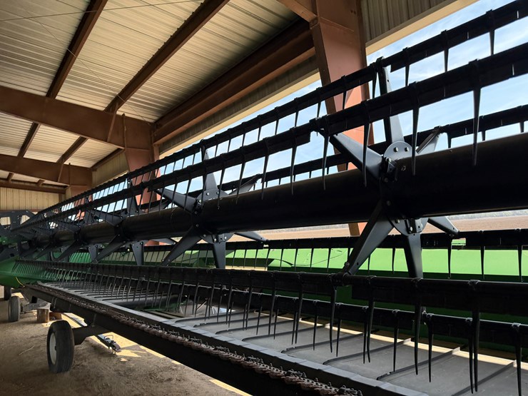 2014-john-deere-30-image-33