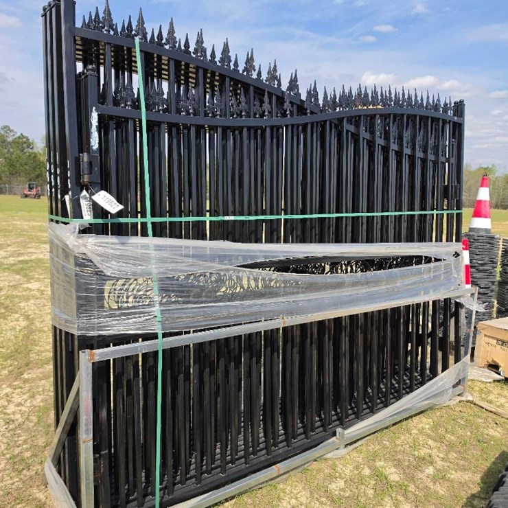 - ABSOLUTE - NEW - DOUBLE BLACK IRON GATES