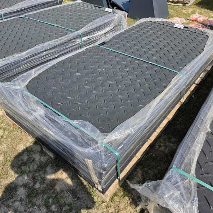 - ABSOLUTE - (15) NEW GROUND PROTECTION MATS