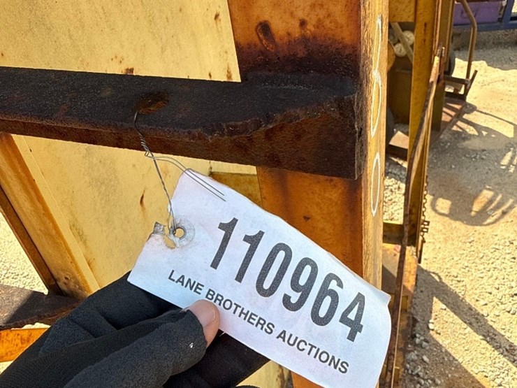 5280---oxygen-&-acetylene-tank-storage-cage-image-5