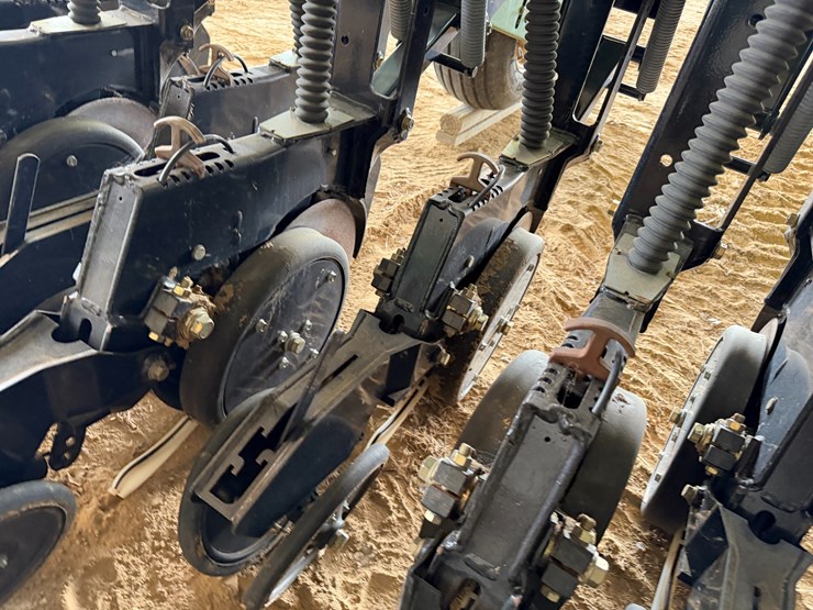 #40294-•-great-plains-2520-25'-grain-drill-image-76