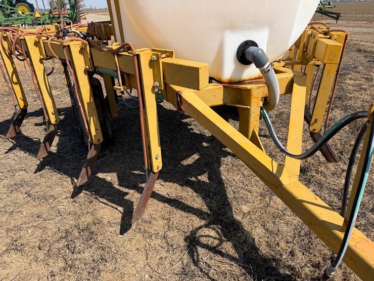 #40307-•-kbh-12-row-24"-500gal-knife-applicator-image-29