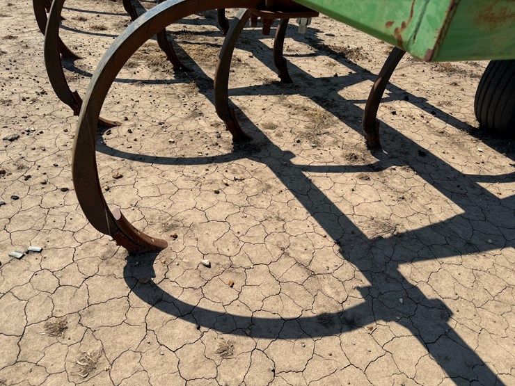 #40333-•-bigham-brothers-23'-chisel-plow-image-13