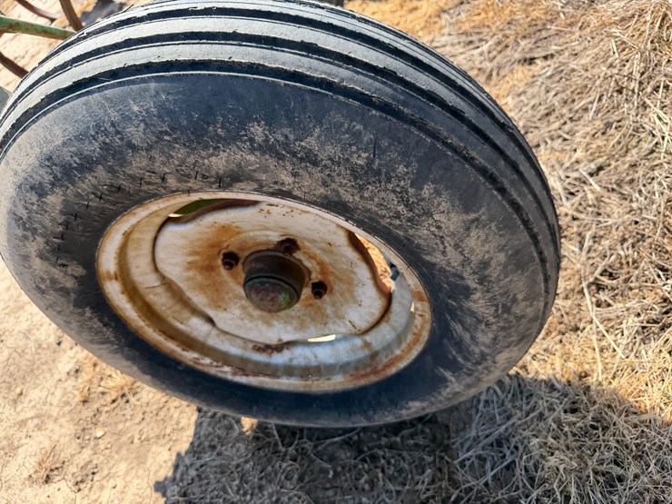 john-deere-16-image-8