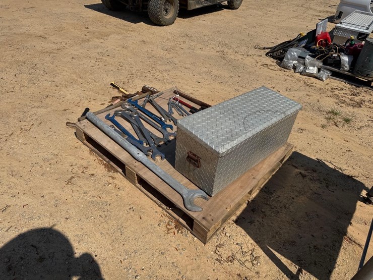 5228---diamond-tool-box-with-tools-image-3