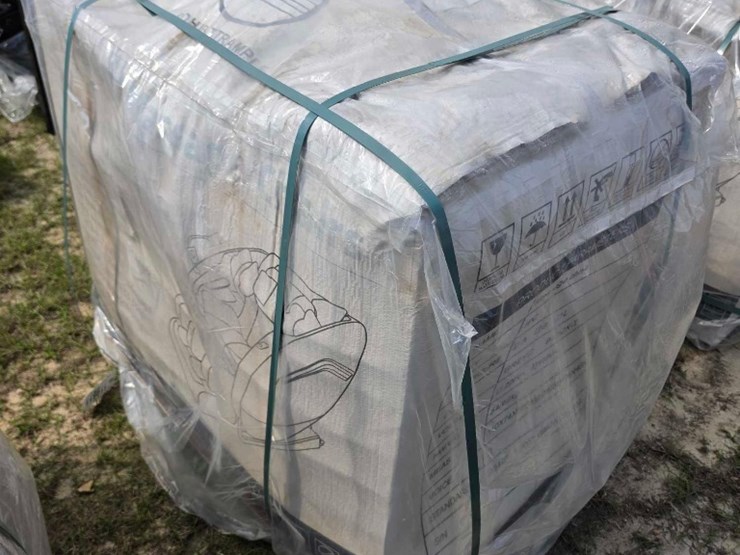 --absolute---new---high-end-massage-chair-image-2