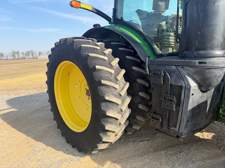 2017-john-deere-8320r-image-10