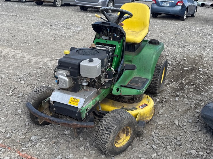 john-deere-lt160-image-1