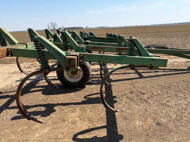 #40325-•-20'-chisel-plow-image-48