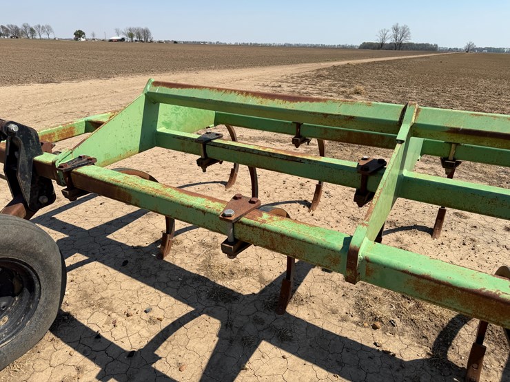 #40333-•-bigham-brothers-23'-chisel-plow-image-33