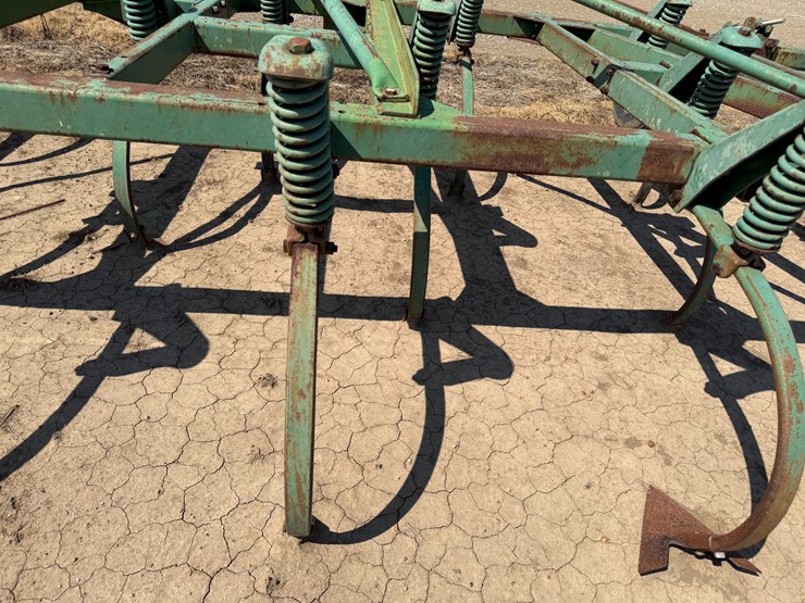 john-deere-16-image-18