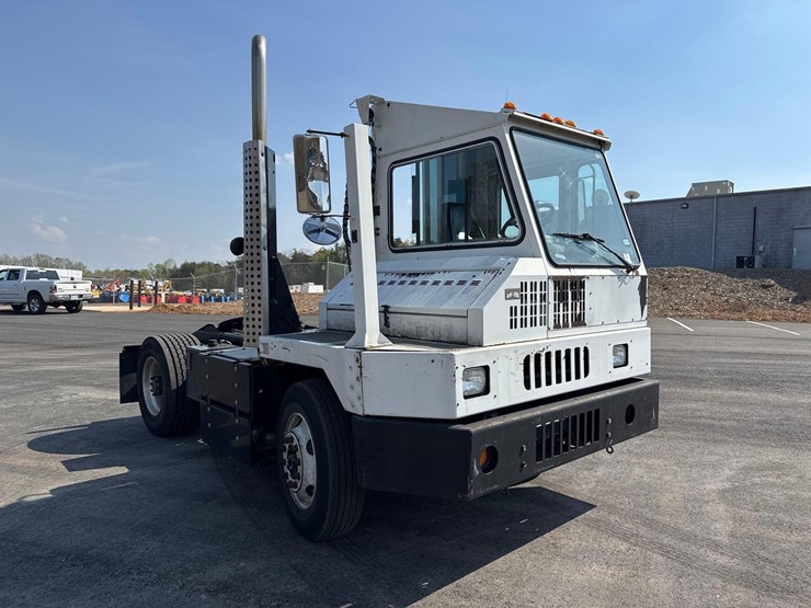 2013-kalmar-ottawa-4x2-image-1