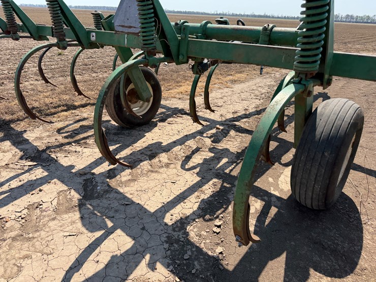 #40325-•-20'-chisel-plow-image-16