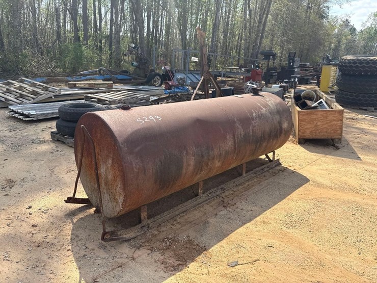 5293---300-gal-fuel-tank-on-skids-image-1