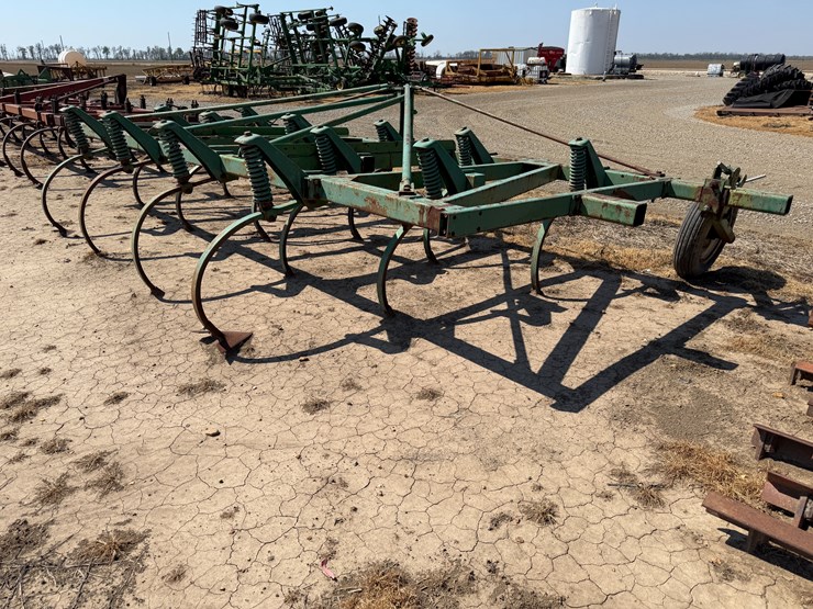 john-deere-16-image-3