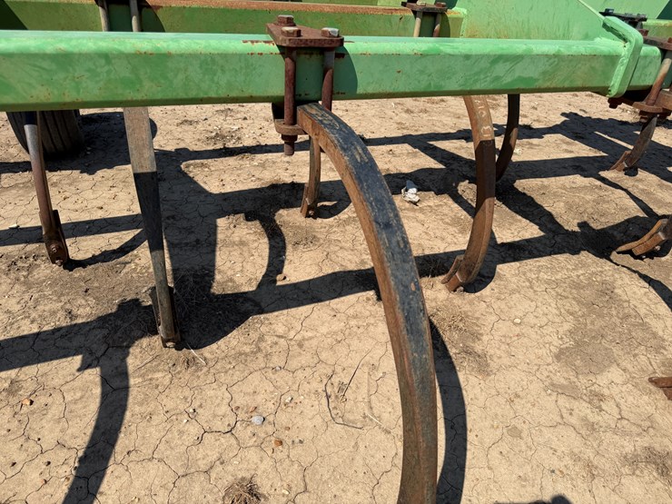 #40333-•-bigham-brothers-23'-chisel-plow-image-23