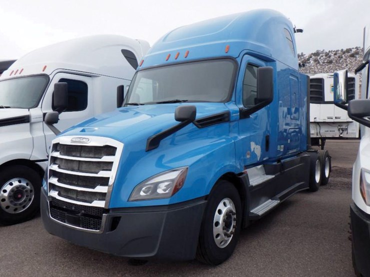 2019-freightliner-cascadia-126-image-1