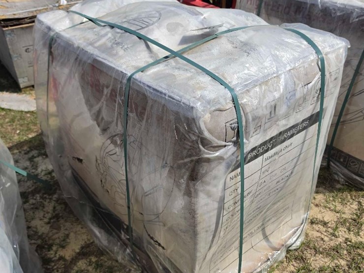 --absolute---new---high-end-massage-chair-image-4