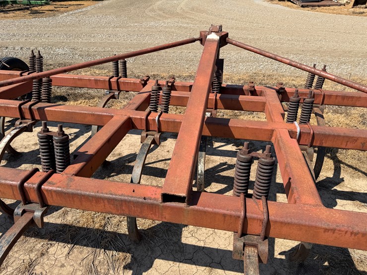 #40328-•-20'-chisel-plow-image-17