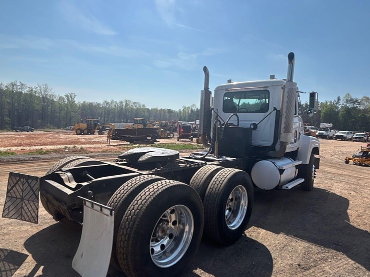 2000-mack-ch613-image-3