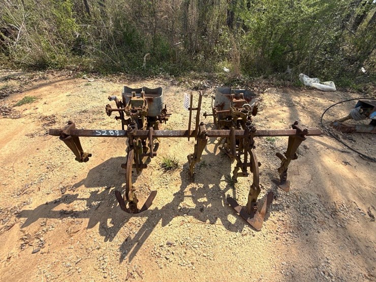 5289---2-row-cole-planter-image-6