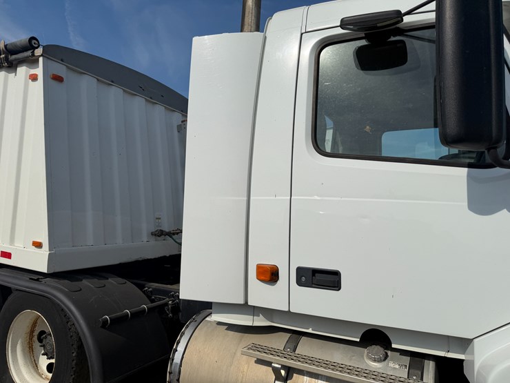 #40279-•-2007-volvo-vnl-t/a-daycab-truck-tractor-vin:-4v4nc9gg97n446542-image-40