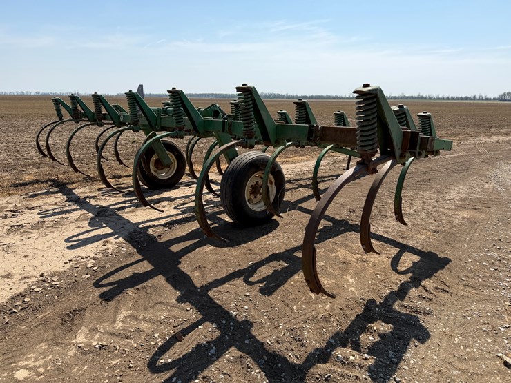 #40325-•-20'-chisel-plow-image-3