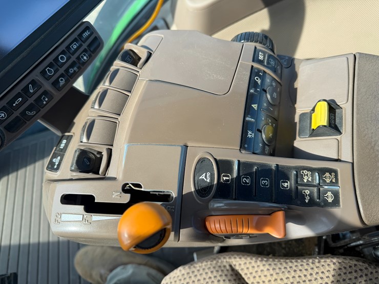 2017-john-deere-8320r-image-70