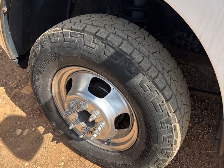 2012-dodge-ram-3500-image-26